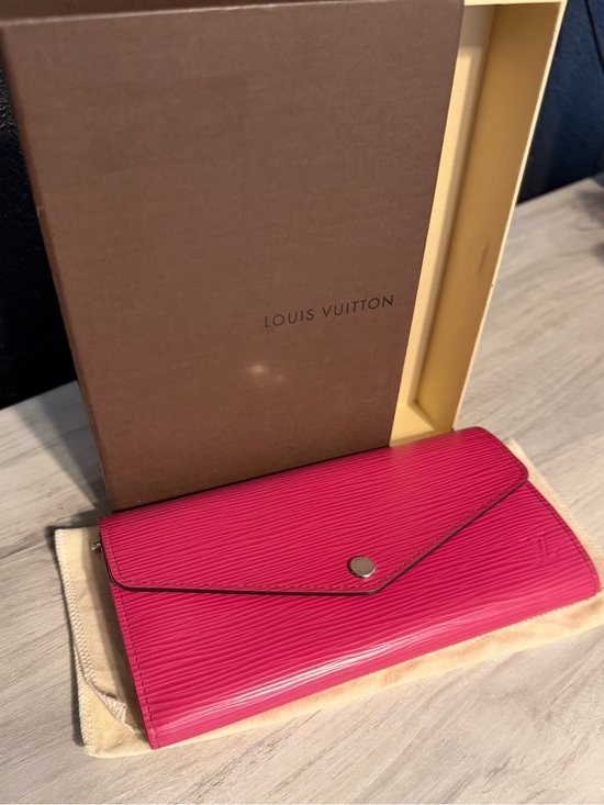 Louis Vuitton Handbags - 🔥SALE!🔥 Louis Vuitton Pink Epi Leather Envelope Wallet